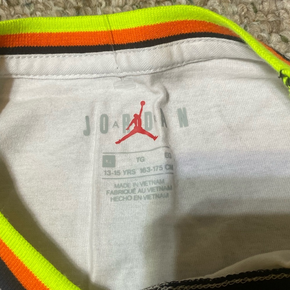 Men’s brand new Jordan t-shirt men’s size M - Picture 3 of 3